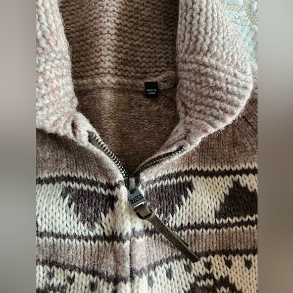 TNA 100% Lamb Wool Cowichan Sweater (Girl) - Picture 7 of 9